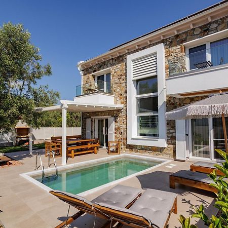 Petritis Villas Nea Iraklitsa エクステリア 写真